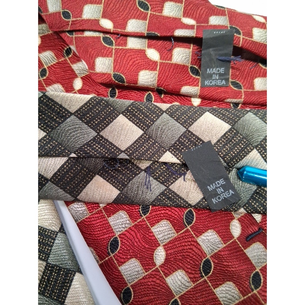 Uomo Venetto Printed Ties (Set Of 2)  58" x 3-3/4"  100% Silk - Picture 5 of 5